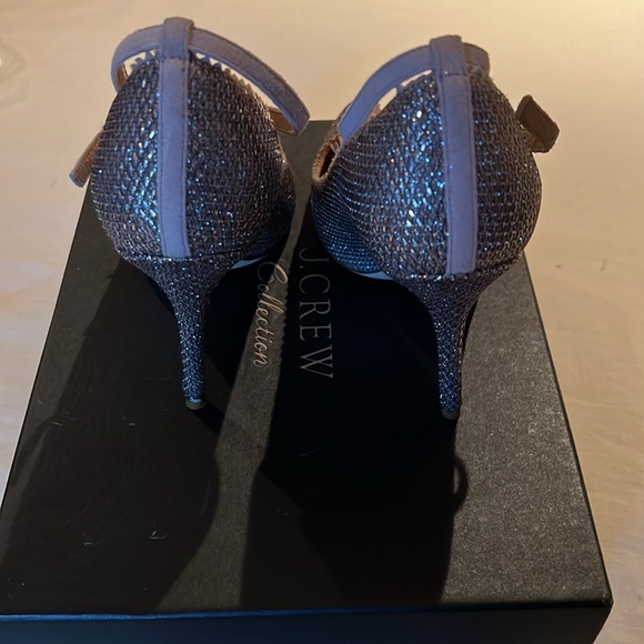 Brand New Condition! JCrew Glitter Pumps with Suede Tassel. Pale Gold. - Picture 3 of 3